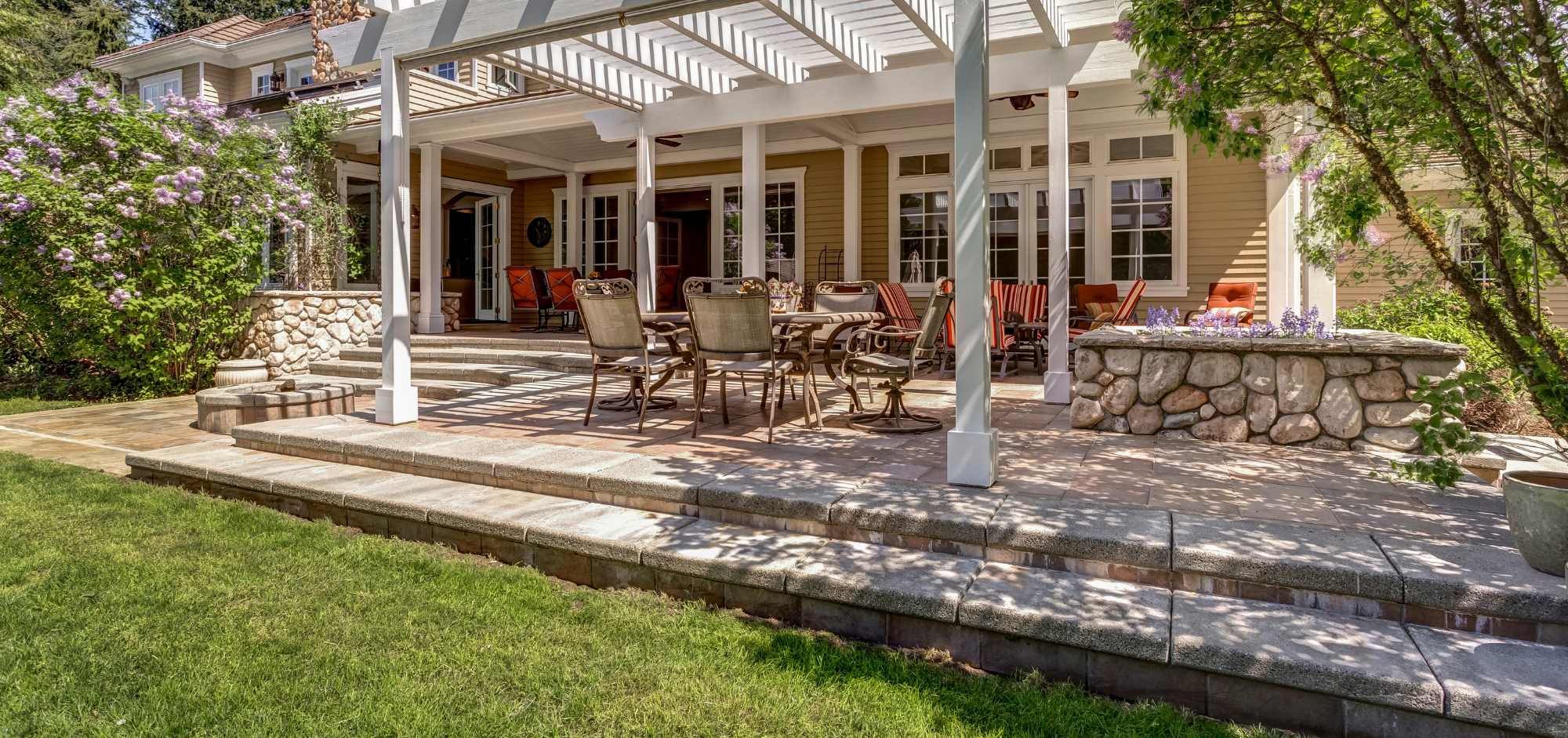 concrete back patio with stairs